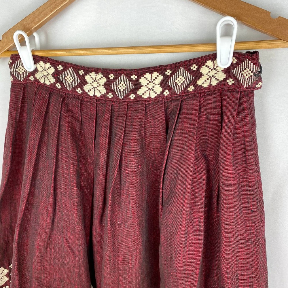 Vintage Full Skirt Embroidered Maroon 50s Nordic Knee Length Pleated 28" Waist - Picture 3 of 5